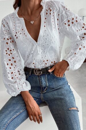 Blusa Casual con Bordado Calado y Escote Muesca