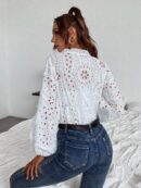 Blusa Casual con Bordado Calado y Escote Muesca
