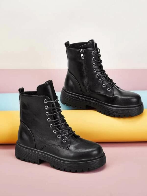Botas de Cordones con Detalle de Mármol Negro - Image 11