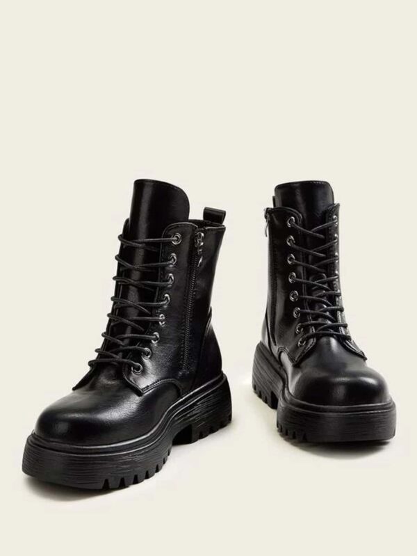 Botas de Cordones con Detalle de Mármol Negro - Image 16