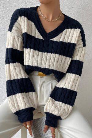 Sweater Oversize Bicolor con Cuello en V y Mangas Caídas