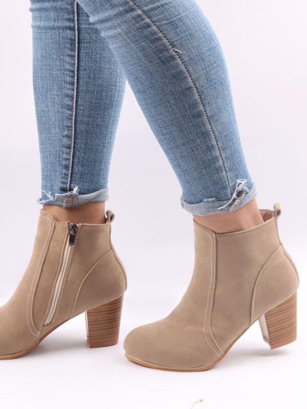 Botas Clásicas de Ante Sintético con Tacón Grueso y Cierre Lateral - Image 2