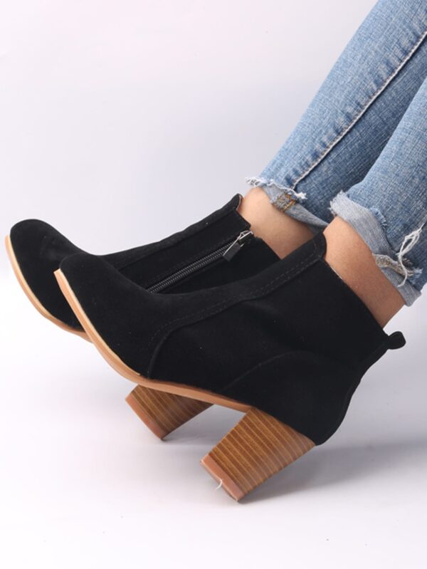 Botas Clásicas de Ante Sintético con Tacón Grueso y Cierre Lateral - Image 10