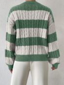 Sweater Oversize Bicolor con Cuello en V y Mangas Caídas