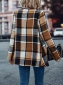 Abrigo de Tweed con Cuello Cascada y Dobladillo Asimétrico