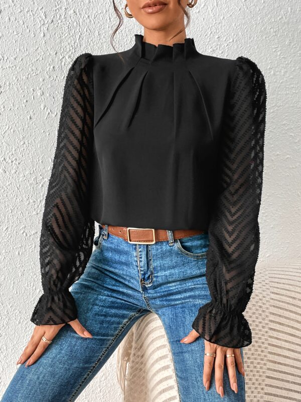 Blusa Elegante de Manga Larga con Cuello Volado y Detalles Plegados - Image 3