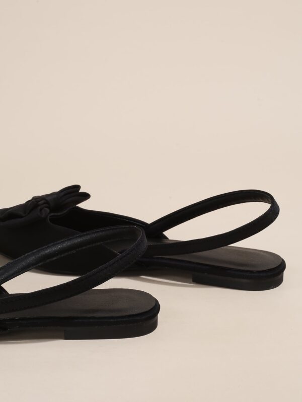 Zapatillas de Ballet Negras con Punta Afilada y Detalle de Moño - Image 4