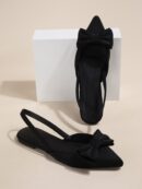 Zapatillas de Ballet Negras con Punta Afilada y Detalle de Moño