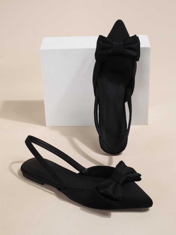 Zapatillas de Ballet Negras con Punta Afilada y Detalle de Moño - Image 5