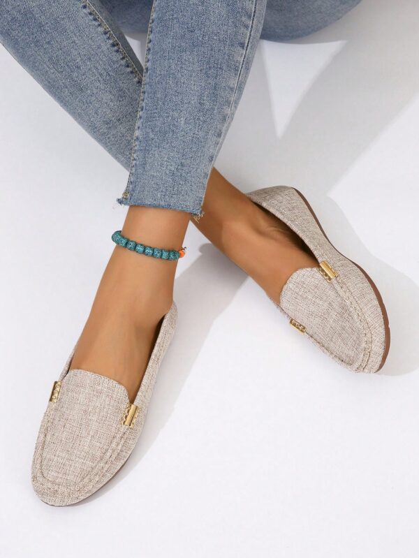 Mocasines Planos con Detalles Metálicos para Mujer - Image 2
