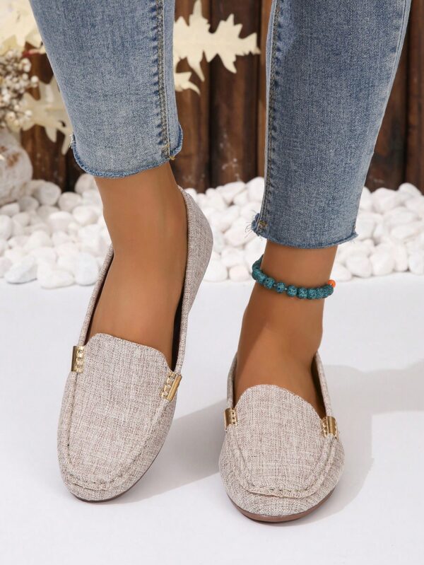 Mocasines Planos con Detalles Metálicos para Mujer - Image 3