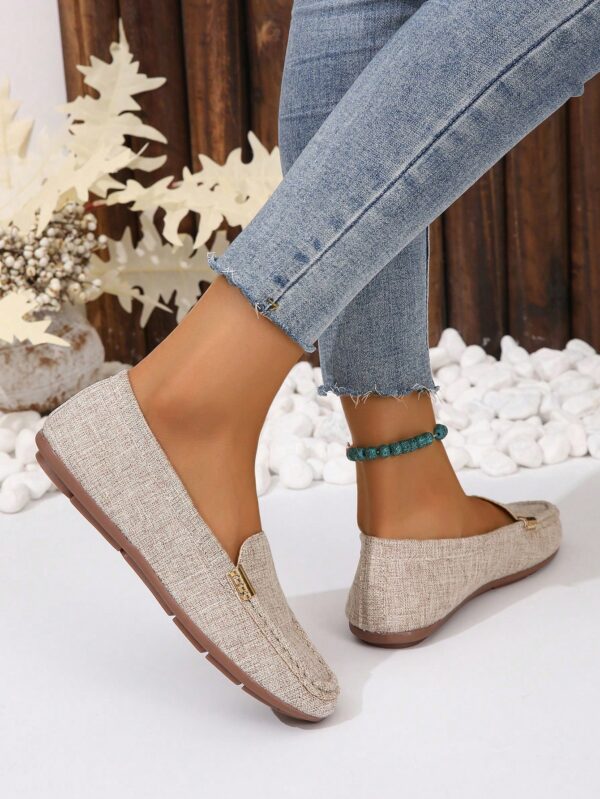 Mocasines Planos con Detalles Metálicos para Mujer - Image 4