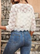 Chaqueta de Encaje Negra de Corte Crop con Abertura Frontal