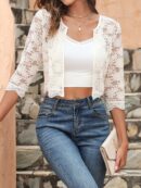 Chaqueta de Encaje Negra de Corte Crop con Abertura Frontal
