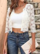 Chaqueta de Encaje Negra de Corte Crop con Abertura Frontal