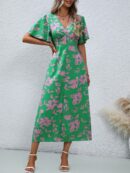 Vestido Largo Elegante de Estampado Tropical con Escote en V y Volantes