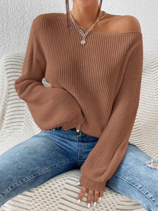 Sweater de Cuello Asimétrico en Punto Cafí Solido - Image 52