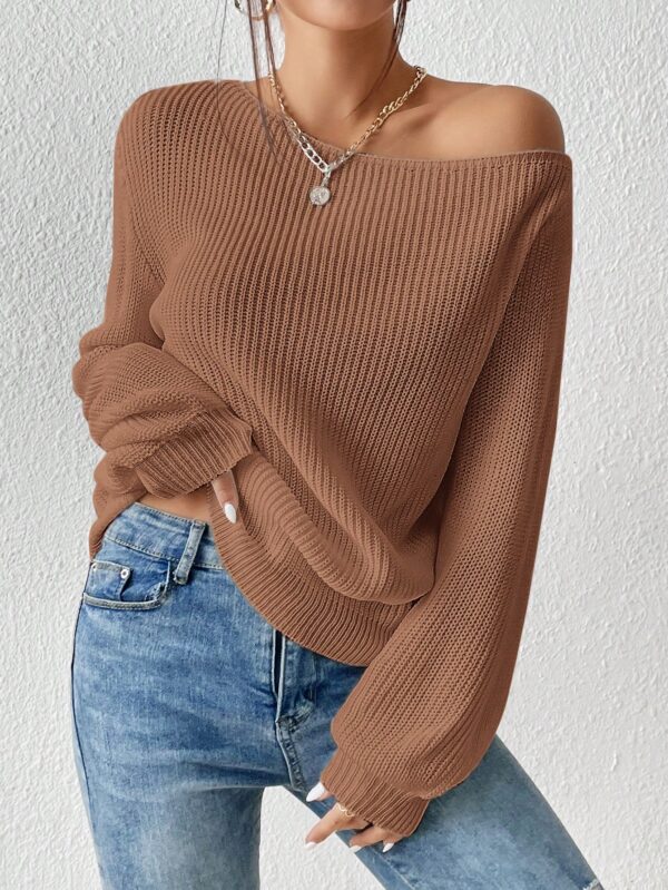 Sweater de Cuello Asimétrico en Punto Cafí Solido - Image 53