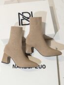 Botines Negros de Tacón Grueso y Punta Afilada