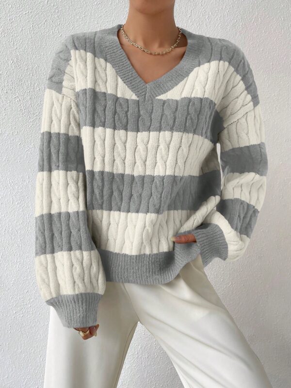 Sweater Oversize Bicolor con Cuello en V y Mangas Caídas - Image 65