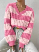 Sweater Oversize Bicolor con Cuello en V y Mangas Caídas