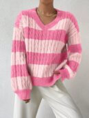 Sweater Oversize Bicolor con Cuello en V y Mangas Caídas