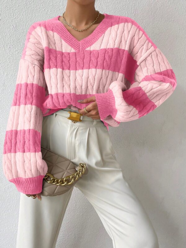 Sweater Oversize Bicolor con Cuello en V y Mangas Caídas - Image 23