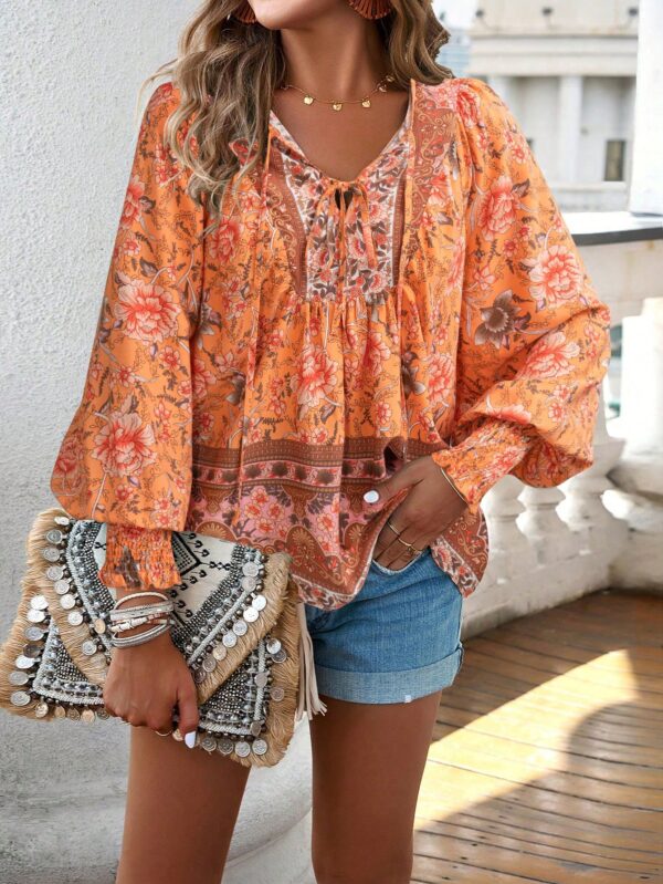 Blusa Floral con Lazada al Cuello y Mangas Farol - Image 17