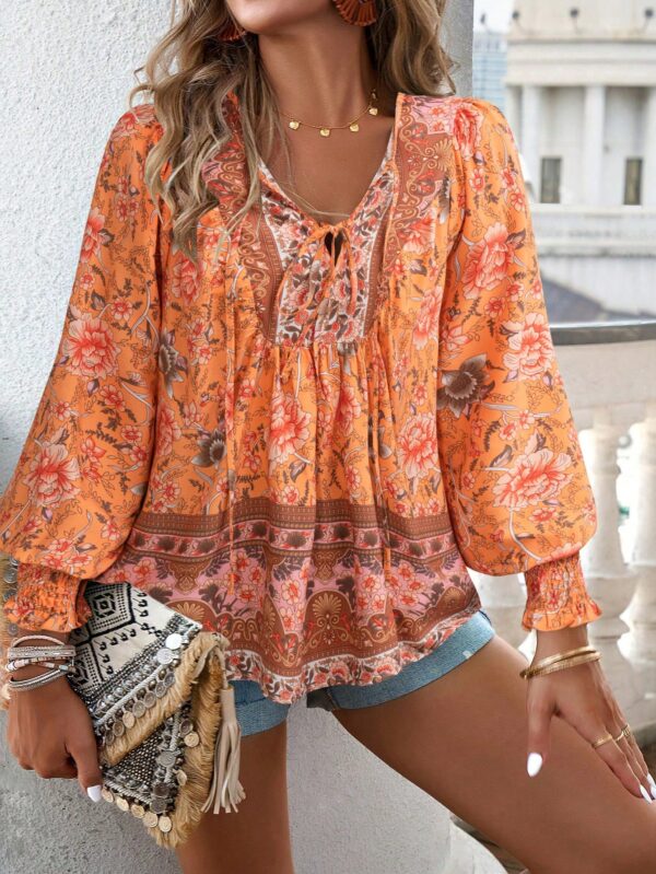 Blusa Floral con Lazada al Cuello y Mangas Farol - Image 18