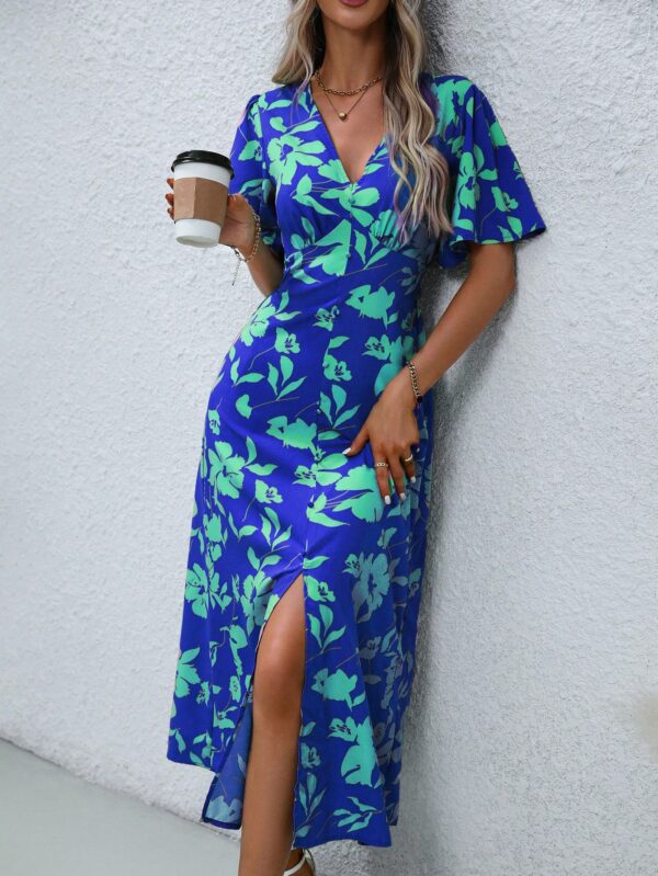 Vestido Largo Elegante de Estampado Tropical con Escote en V y Volantes - Image 22