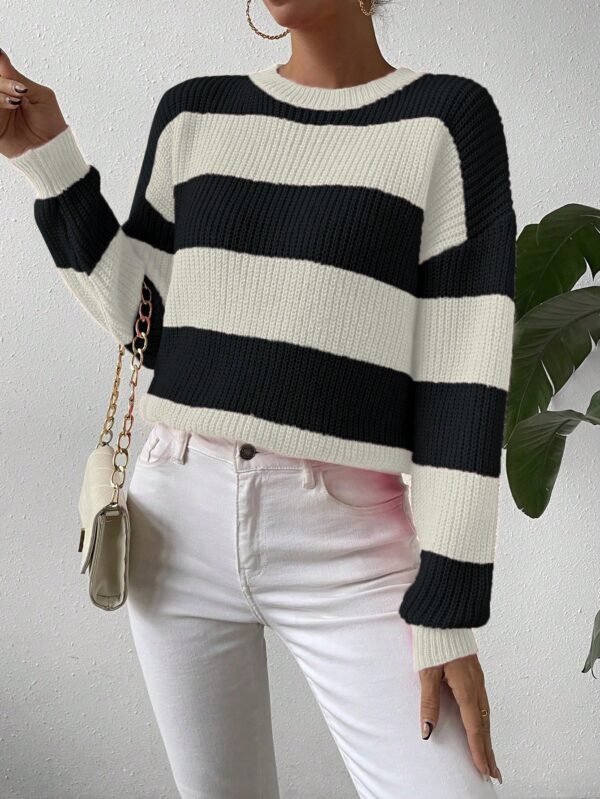 Sweater a Rayas Colorido con Hombros Caídos - Image 5