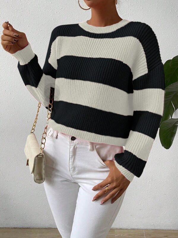 Sweater a Rayas Colorido con Hombros Caídos - Image 6