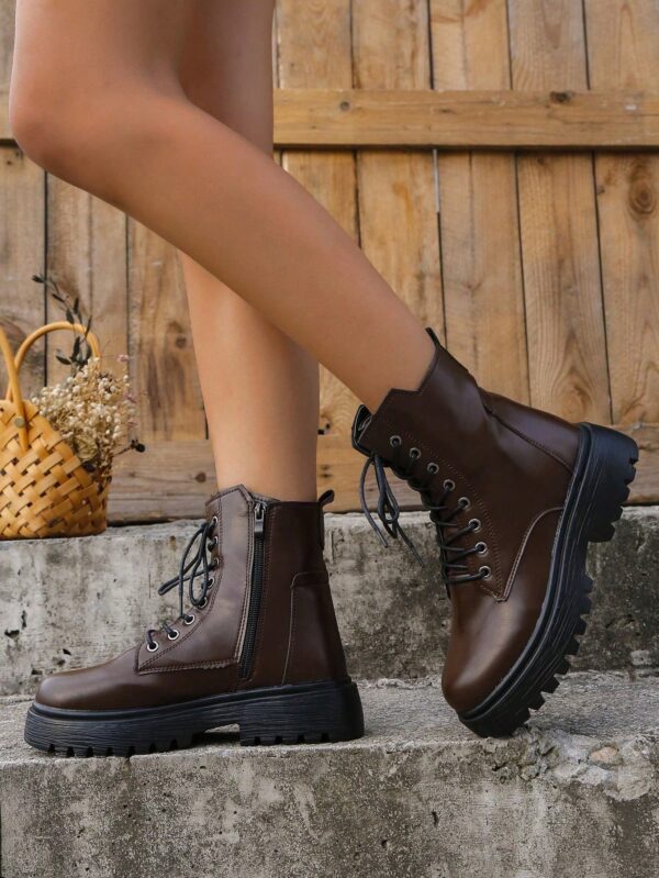 Botas Negras de Estilo Combat para Otoño/Invierno - Image 3