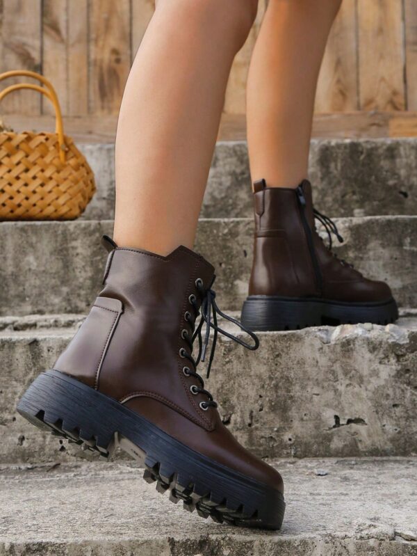 Botas Negras de Estilo Combat para Otoño/Invierno - Image 4
