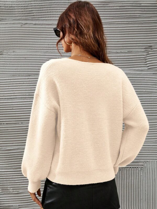 Sweater V-Neck con Hombros Caídos Estilo Francés - Image 50