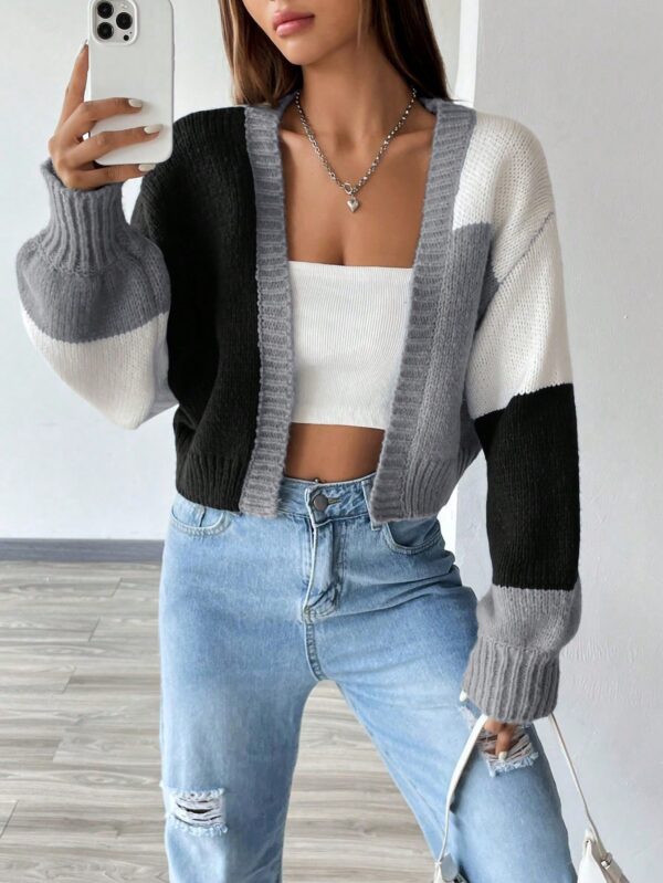 Cardigan Largo con Hombros Caídos y Diseño Colorblock - Image 24