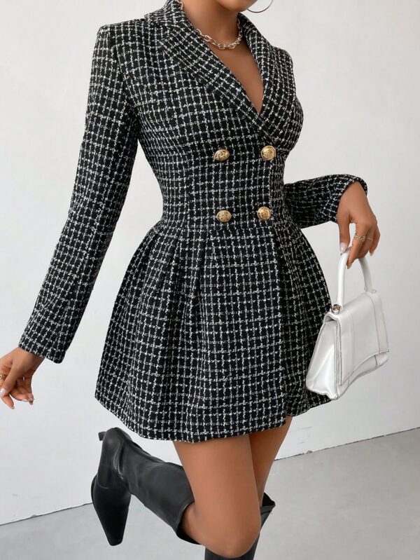 Abrigo Tweed Plisado con Doble Botonadura y Cuello Solapa - Image 7