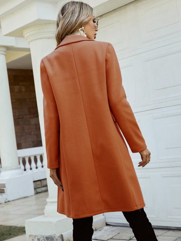 Abrigo Elegante con Cuello Solapa y Doble Botonadura - Image 13