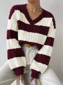 Sweater Oversize Bicolor con Cuello en V y Mangas Caídas