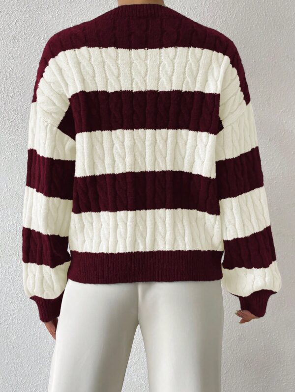 Sweater Oversize Bicolor con Cuello en V y Mangas Caídas - Image 8