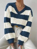 Sweater Oversize Bicolor con Cuello en V y Mangas Caídas