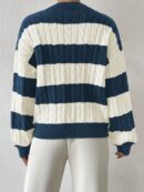 Sweater Oversize Bicolor con Cuello en V y Mangas Caídas