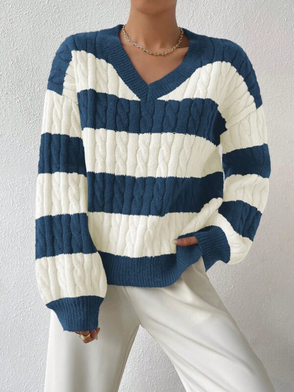 Sweater Oversize Bicolor con Cuello en V y Mangas Caídas - Image 41