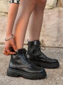 Botas de Cordones con Detalle de Mármol Negro