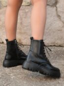 Botas de Cordones con Detalle de Mármol Negro