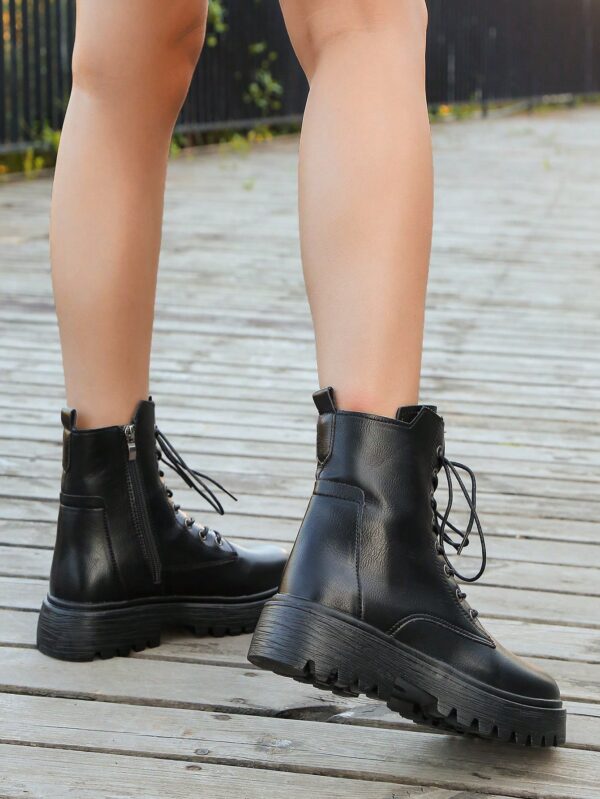 Botas Negras de Estilo Combat para Otoño/Invierno - Image 12