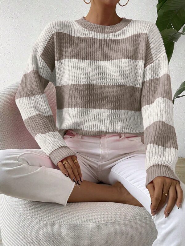 Sweater a Rayas Colorido con Hombros Caídos - Image 10