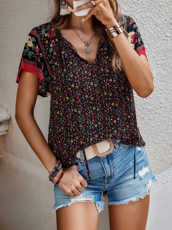 Blusa Floral de Manga Corta con Lazo en el Cuello - Image 13