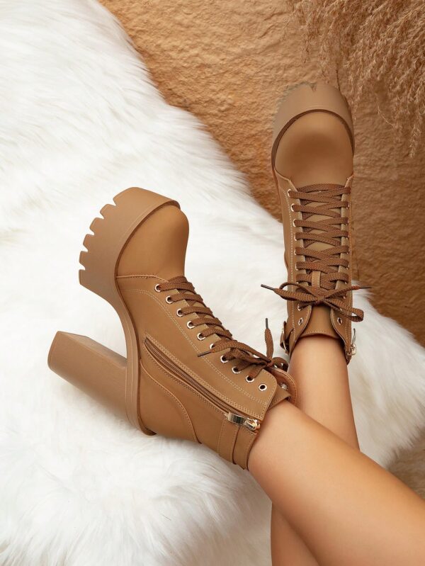 Botas Cortas de Mujer con Hebilla Unica Estilo Britanico - Image 11