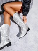 Botas de Tacón Medio con Bordados Estilo Western y Acabado Brillante
